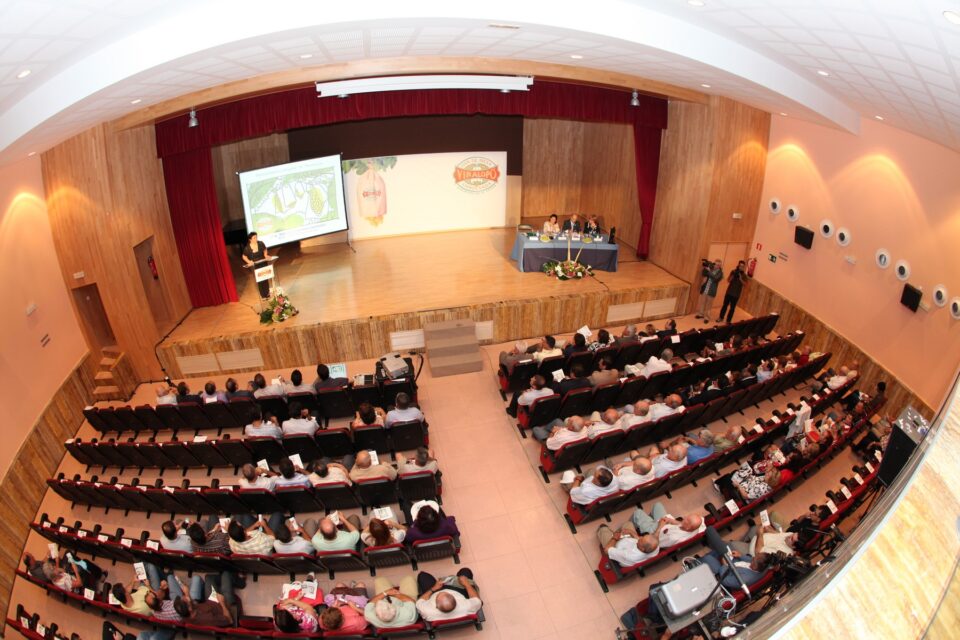 La Denominación de Origen Uva del Vinalopó presenta su campaña en Monforte