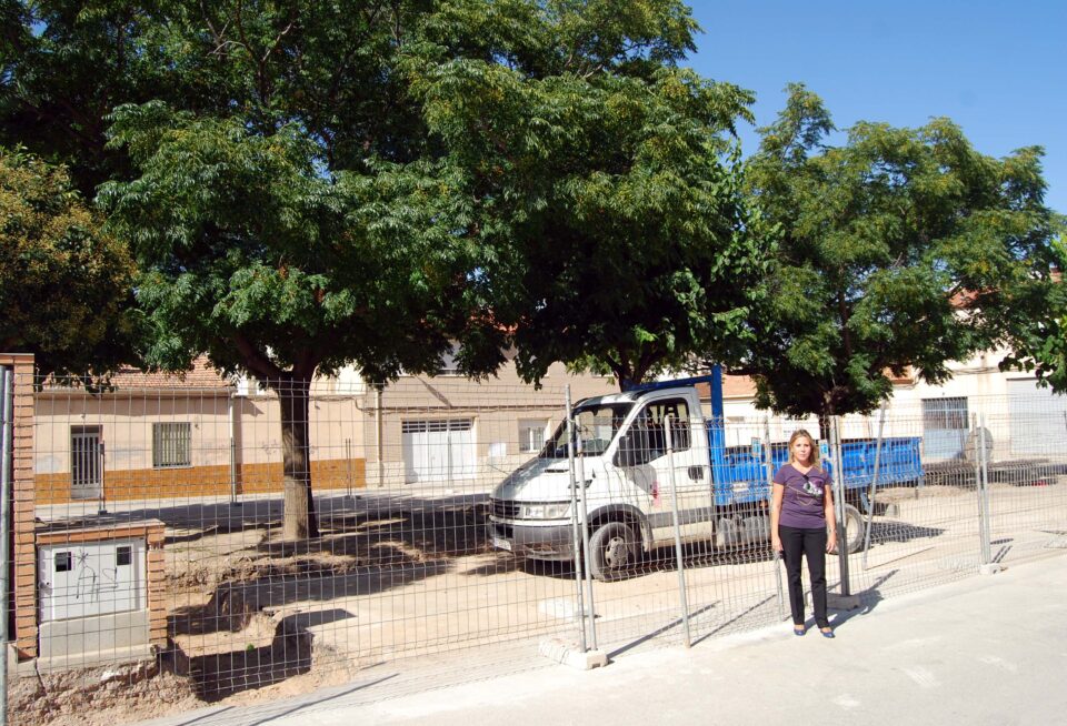EL JARDÍN DE LA PLAZA ANTONIO MACHADO DE VILLENA SERÁ REMODELADO POR COMPLETO