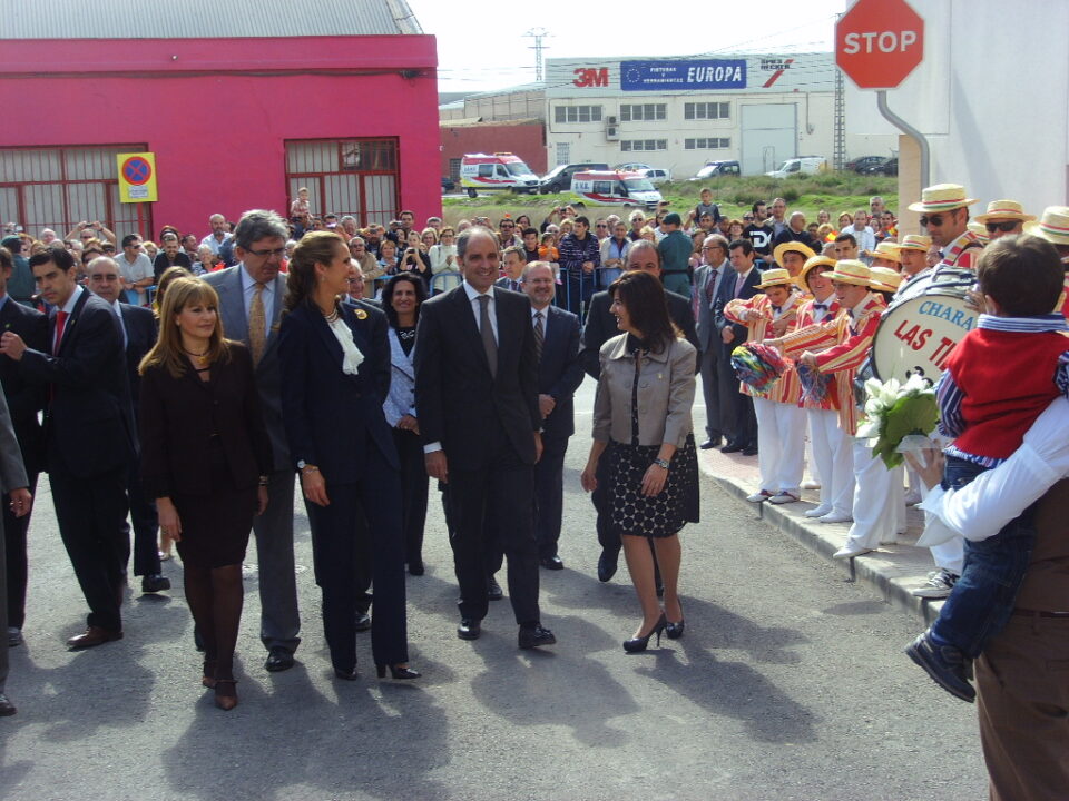 Recepción en el Ayuntamiento de Villena y visita al Centro de Atención temprana de Apadis
