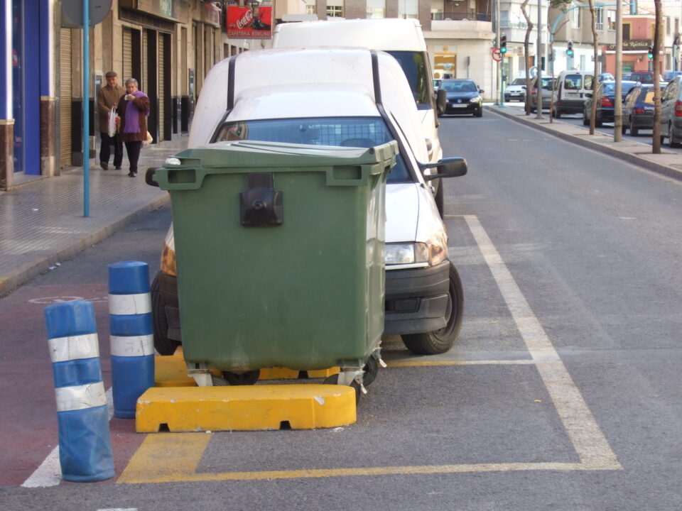 ÚLTIMA FASE DE INSTALACIÓN DE CONTENEDORES EN EL CACO URBANO DE NOVELDA