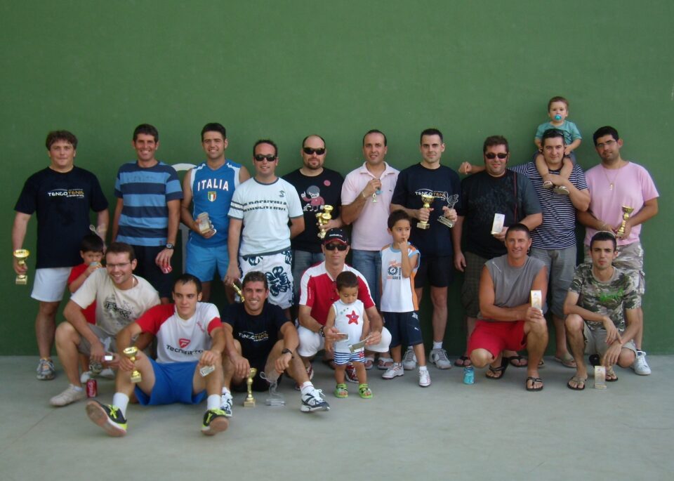 Arranca la tercera edición de la Liga local de frontenis de Monforte del Cid