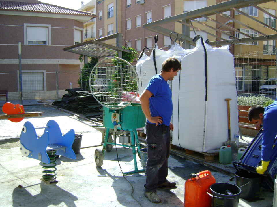 El Ayuntamiento de Sax remodela las instalaciones del parque infantil Pintor Gisbert