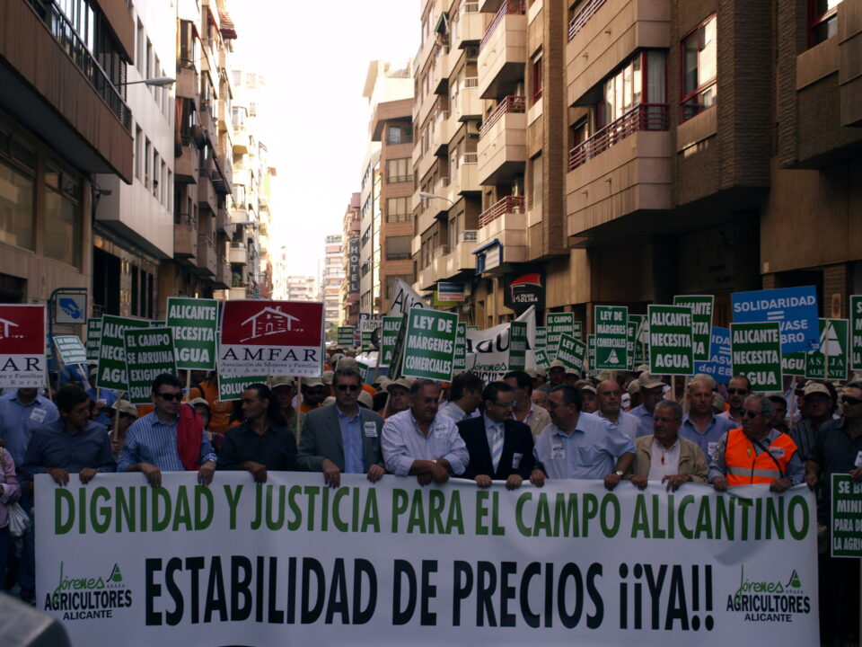 ÉXITO ROTUNDO DE LA MANIFESTACIÓN CONVOCADA POR ASAJA ALICANTE CON LA ASISTENCIA DE MÁS DE 1.500 TITULARES DE EXPLOTACIONES AGRARIAS Y GANADERAS