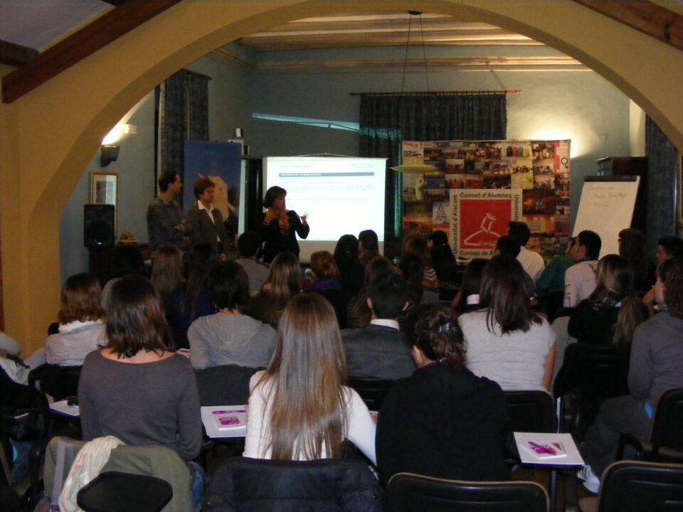Los delegados aprenden a cambiar la universidad