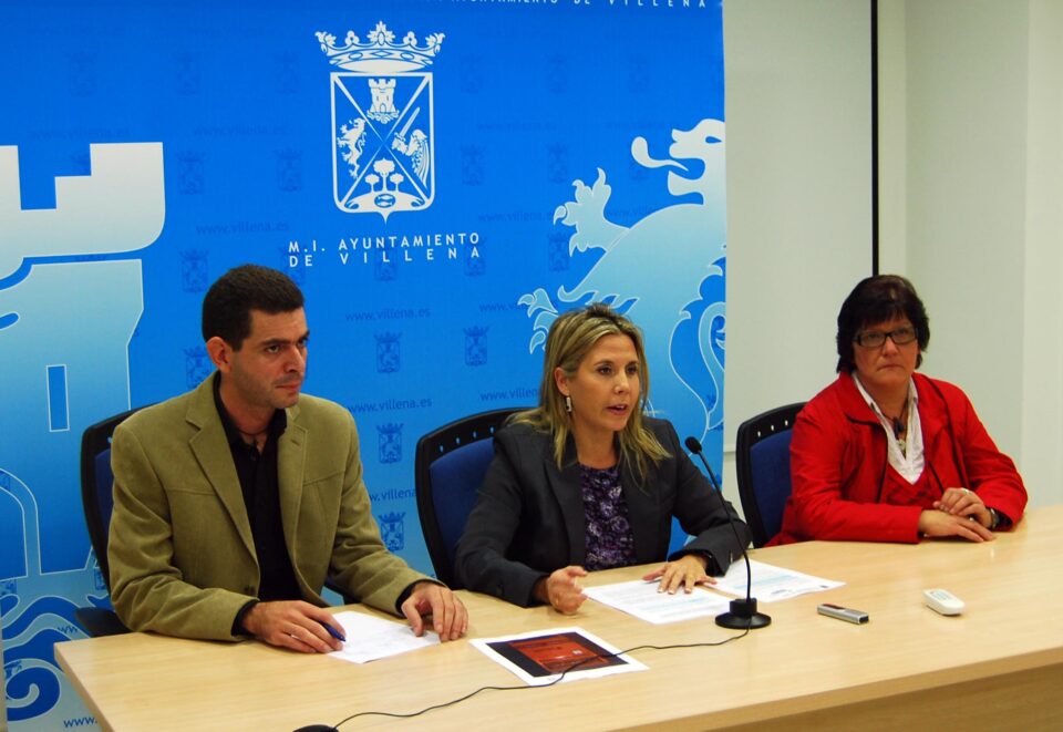 EL AYUNTAMIENTO REGULA MEDIANTE CONVENIO LA PRESENTACIÓN DEL SERVICIO DE RECOGIDA SELECTIVA DE ROPA