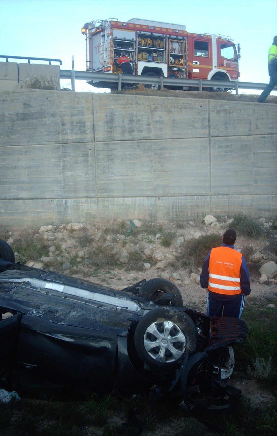Grave accidente de tráfico con el resultado de 3 heridos de distinta consideración