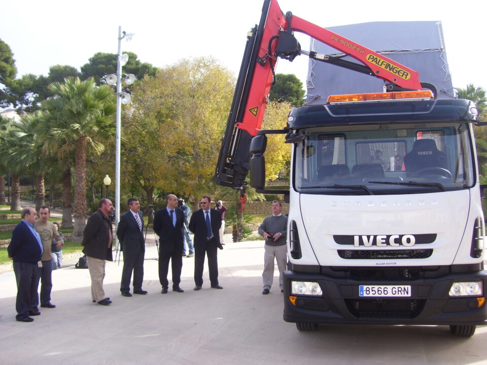 Servicios dispone de un nuevo camión único por sus modernas prestaciones