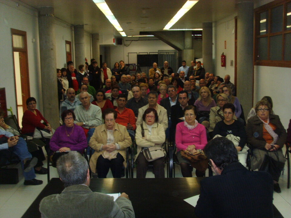 Reunión de La Federación de Asociaciones de Vecinos sobre la constitución de una Plataforma referente al medio ambiente