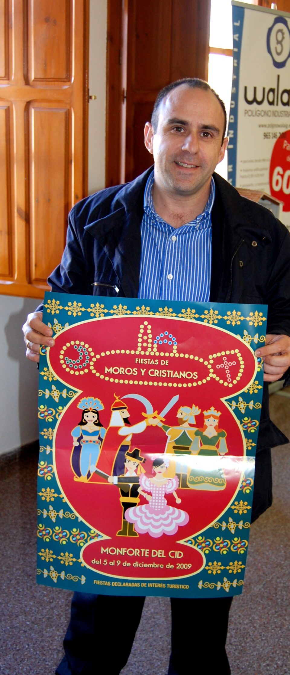 El concejal presenta las imágenes que representarán la fiesta