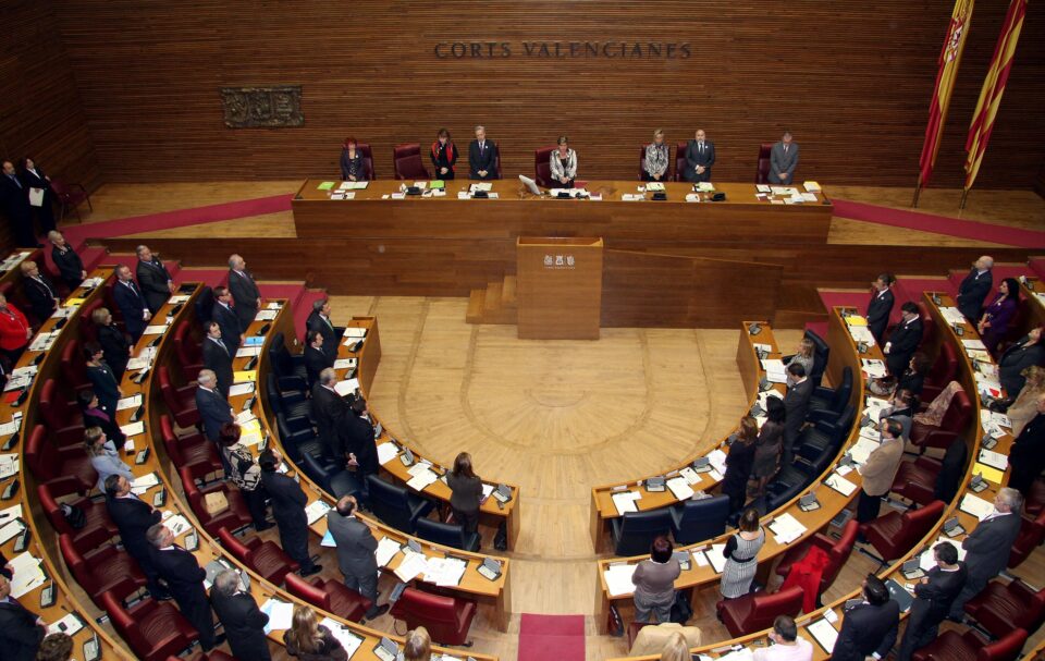 LES CORTS VALENCIANES APRUEBAN UNA DECLARACIÓN INSTITUCIONAL PARA APOYAR EL DIA INTERNACIONAL DE LA ELIMINACIÓN DE LA VIOLENCIA CONTRA LA MUJER