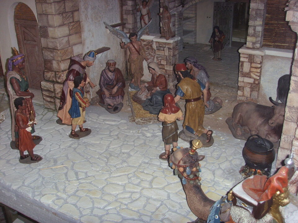 Todo preparado para inaugurar el Belén "impresionante" de 2009. La Asociación de Belenistas realiza un gran esfuerzo