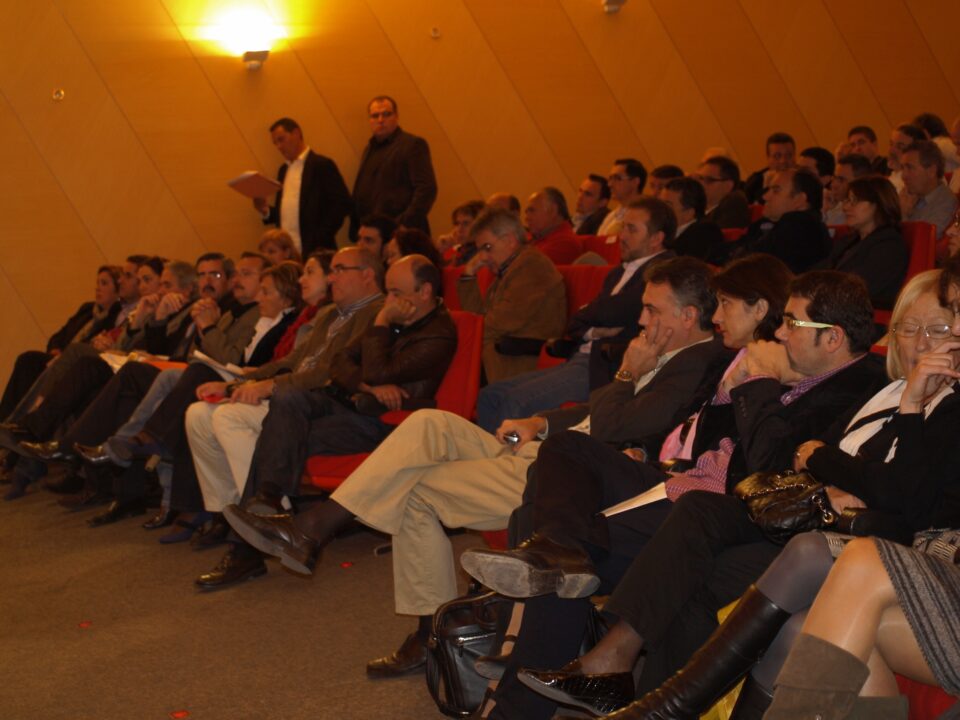 LOS ALCALDES SOCIALISTAS RECLAMAN AL CONSELL 126 MILLONES DE EUROS ANUALES PARA LOS AYUNTAMIENTOS