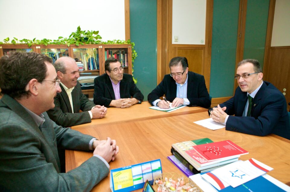 La Universidad de Alicante investigará sobre las fiestas de moros y cristianos de Sax