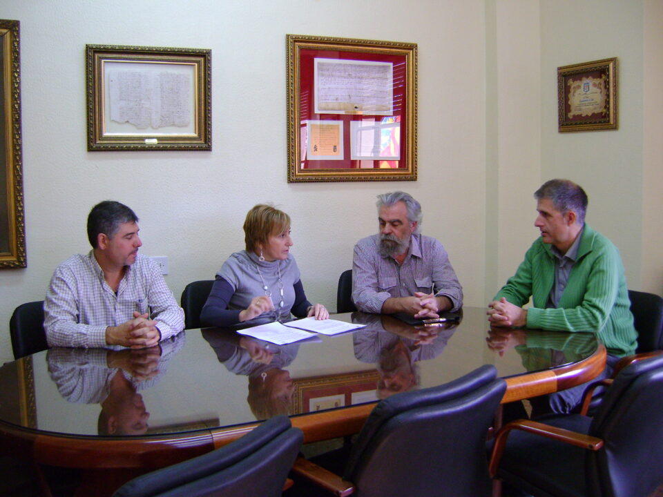 Las obras del Auditorio y Casa de Cultura de Sax se inician tras la firma del acta de replanteo