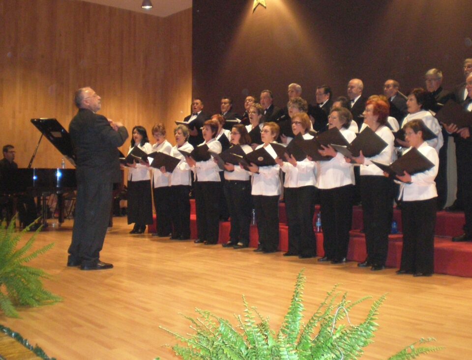 La Coral Monfortina ofreció el tradicional Concierto de Navidad