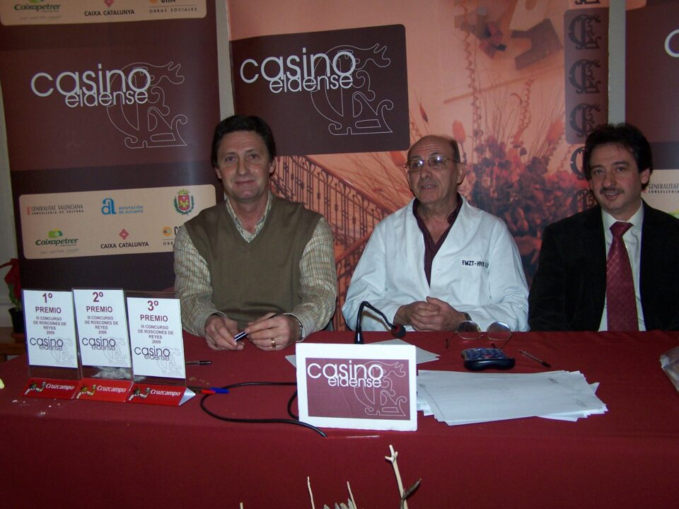 El Casino Eldense ha sido el escenario de la tercera edición del concurso Comarcal de Roscones de Reyes