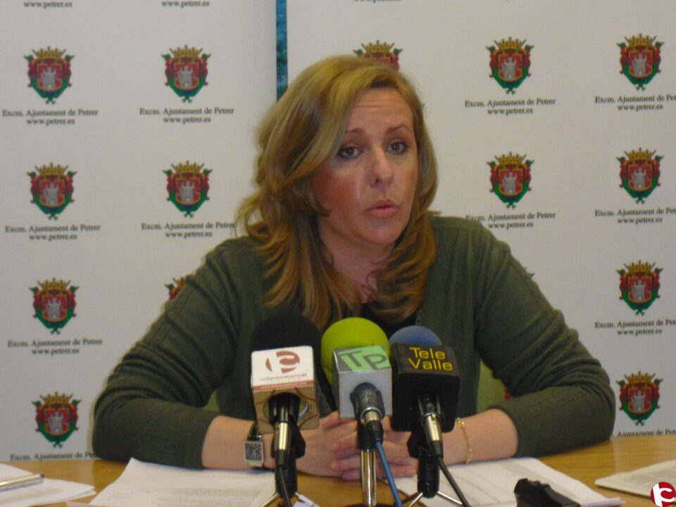 Miles de vecinos de Petrer y comarca visitaron los parajes de Ferrusa