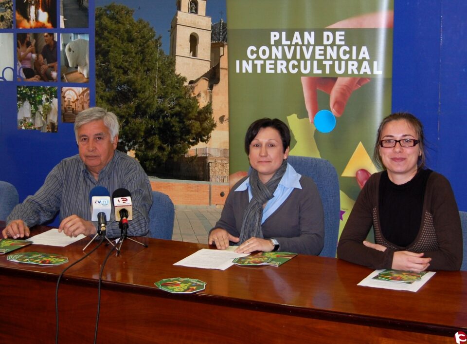 Servicios sociales ofrece asesoramiento para inmigrantes