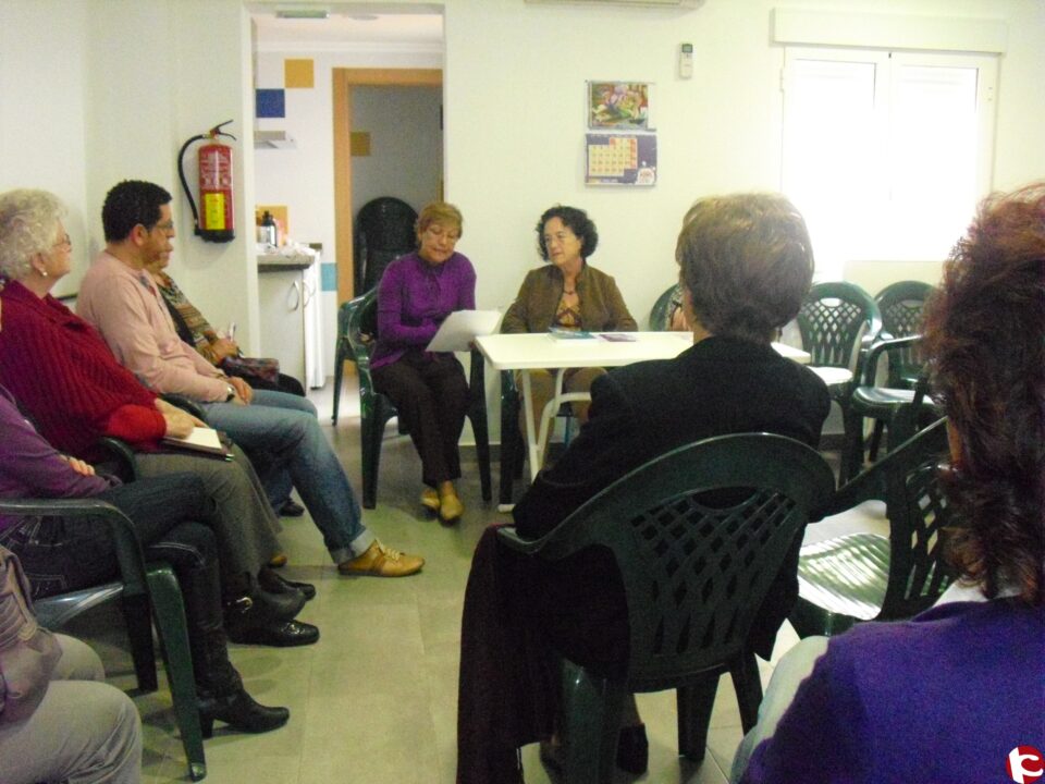 Mª Elena Simón Rodriguez presenta el libro "Hijas de la igualdad