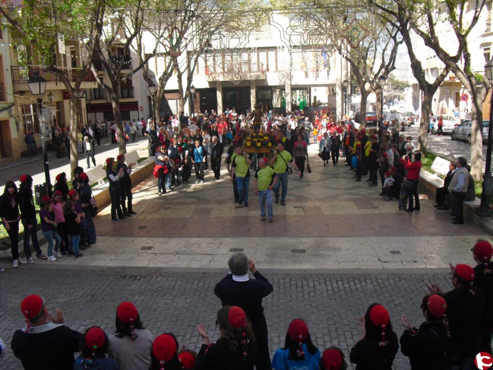 La comparsa de Labradores celebró el día de la Hermandad venerando a San Isidro