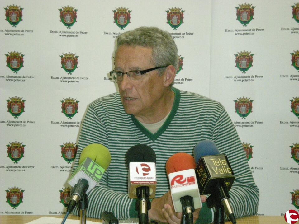 IU ha presentado un recurso jurídico administrativo contra el contrato de Aguas