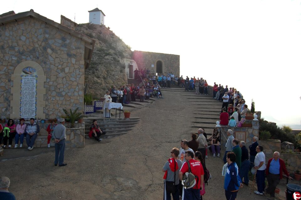 Inicio de las fiestas de San Pascual con la romería desde Monforte