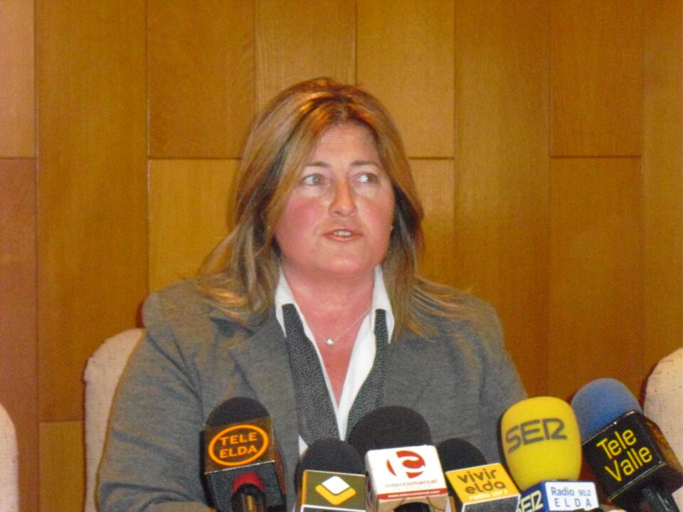 La concejalía de medio ambiente y la CAM realizan talleres ambientales en la Plaza de Ficia