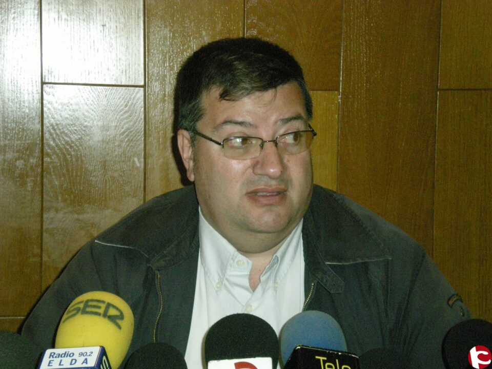 El PSOE denuncia que la alcaldesa no incluye sus mociones en el orden del día de los plenos