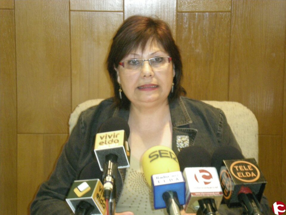 La concejala socialista Mª Salud Corbí critica la gestión de Noelia Fernández