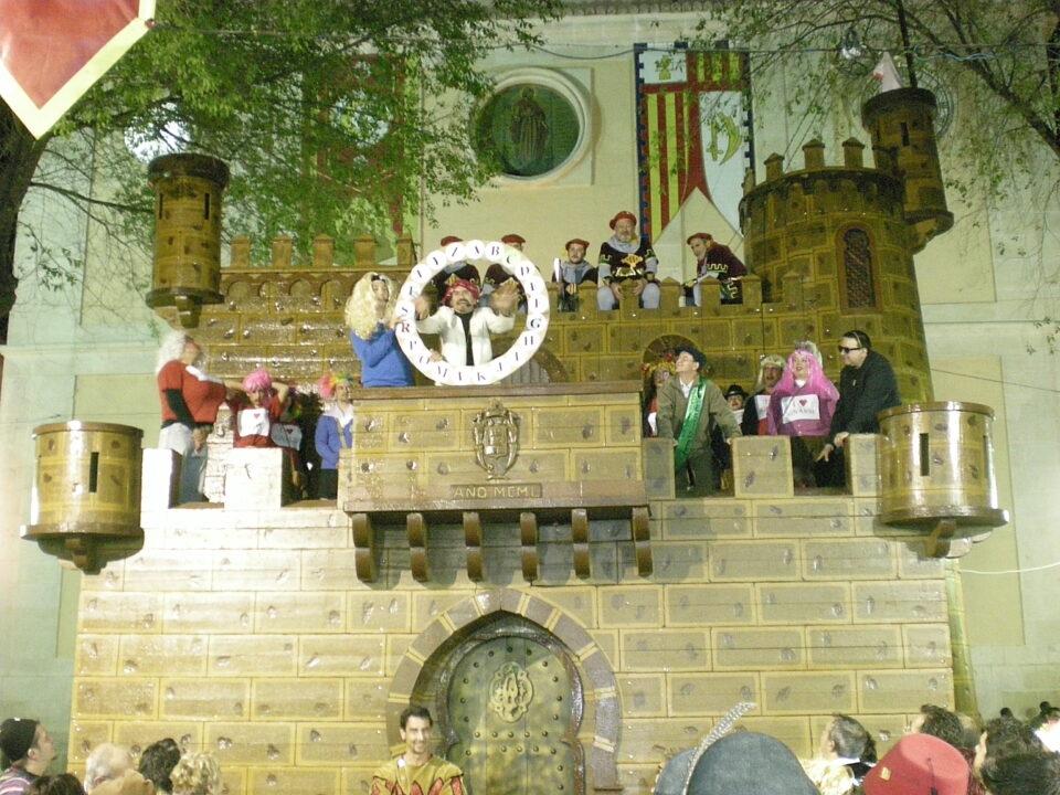 La Ambaixá en Valencià puso la nota de humor en la noche del viernes