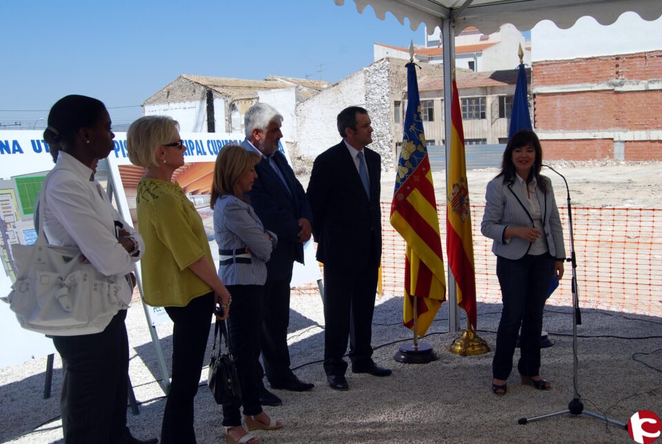 Colocación de la primera piedra de la Piscina Municipal de Villena