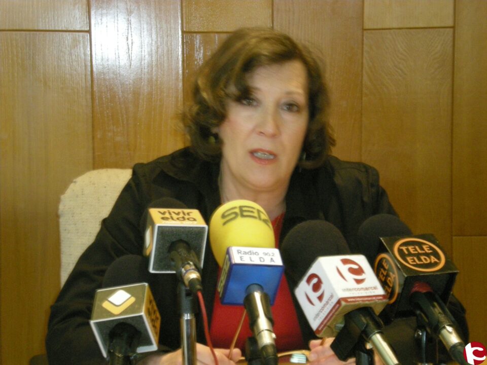 IU denuncia que la reducción de puestos de confianza anunciada por la alcaldesa servirá para despedir al secretario de grupo