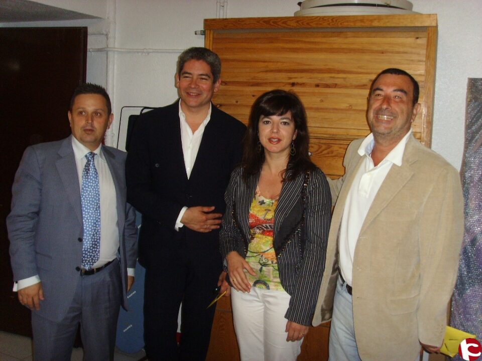 El ciclo 2 Sillas del IAC Juan Gil-Albert llegó a Villena con José Luis Garci y Boris Izaguirre