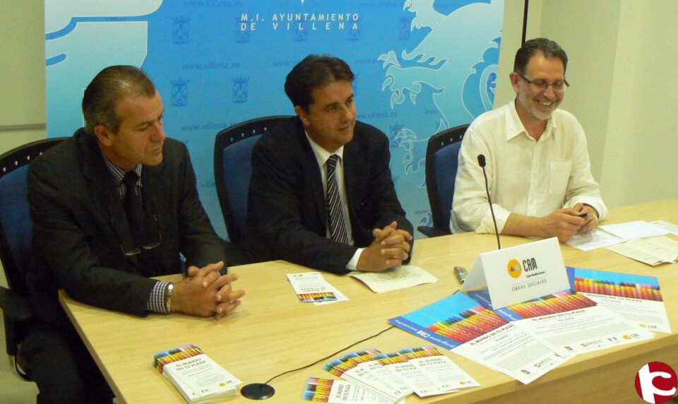 Caja Mediterráneo y Ayuntamiento organizan en Villena El Mundo en tu Plaza