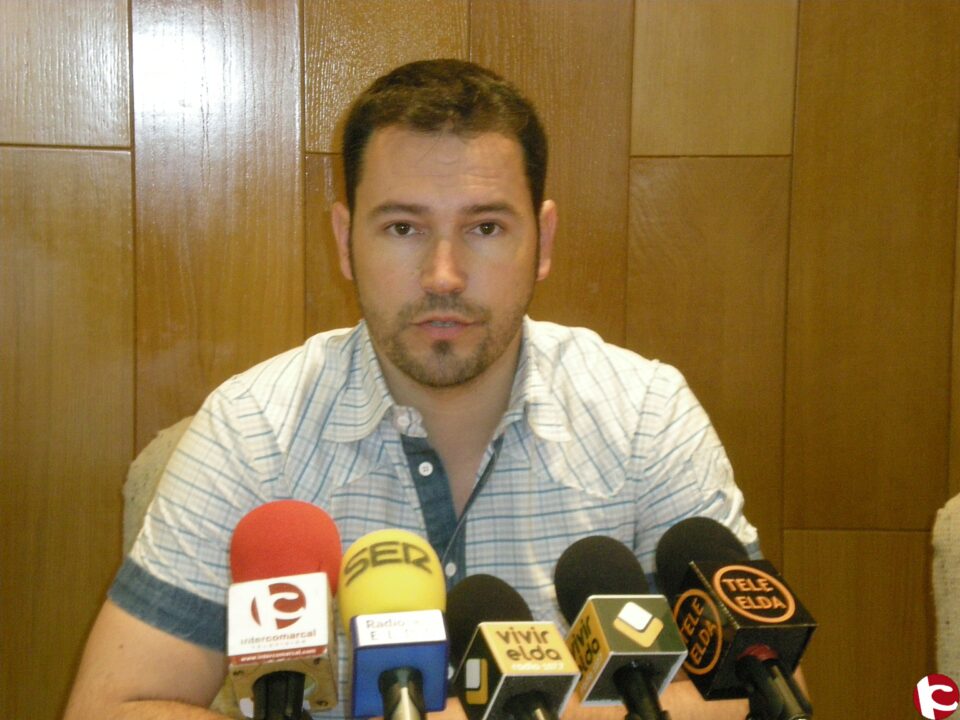 El semáforo entre Pi y Margall y Antonino Vera empezará a funcionar el martes a las 16.30 para dar acceso a los vehículos a la C/ José Mª Pemán