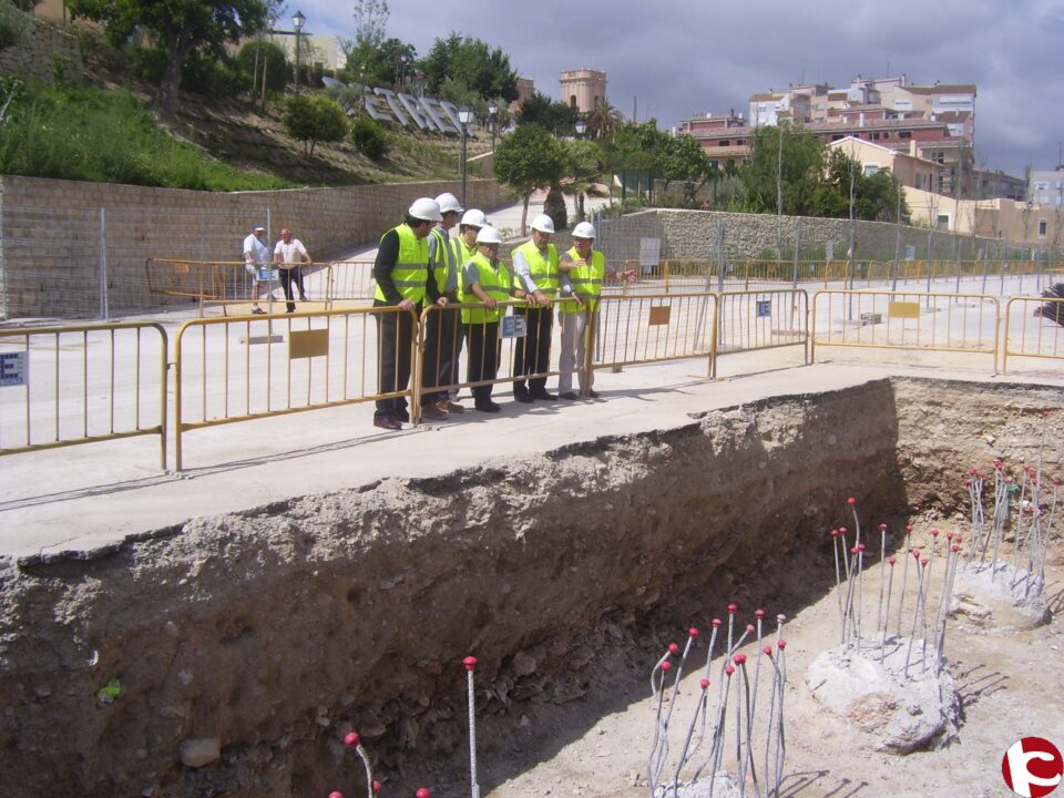 El alcalde y el edil de Urbanismo visitan las obras del Vial de Cuatro vientos que finalizarán en diciembre