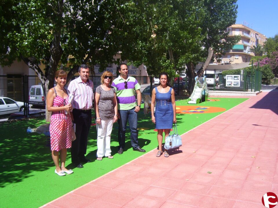 El Alcalde y la concejala de eduacación visitan las obras de mejora en el colegio La Foia