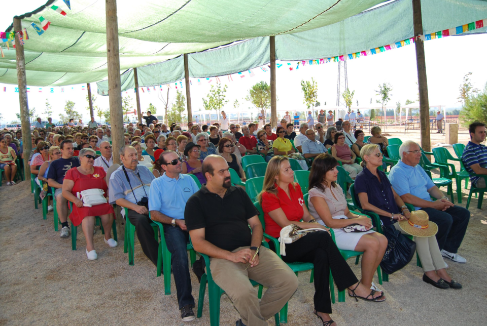 La nueva explanada de San Bartolomé acoge la festividad del Patrón de los carniceros