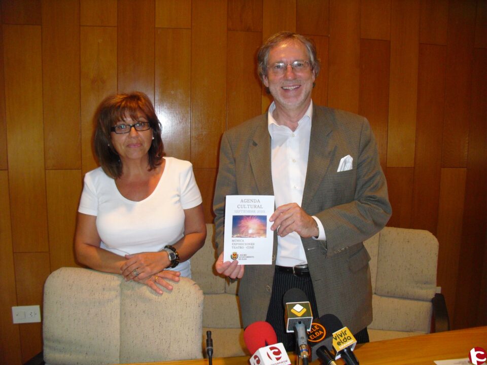 El concejal de cultura presenta la nueva "Agenda Cultural" de Septiembre