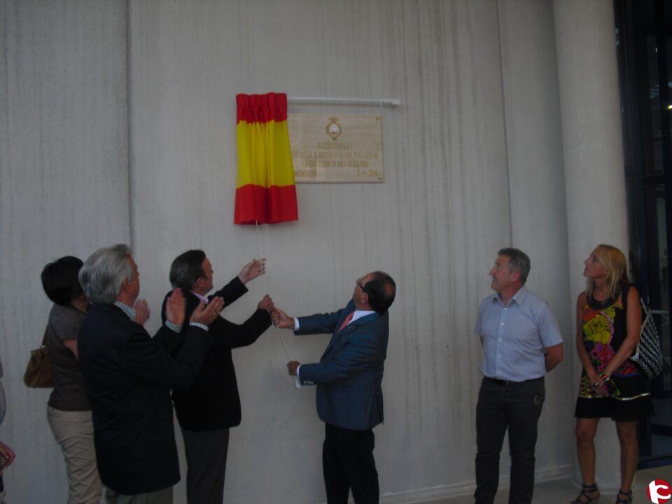 Ayer se inauguró el "Poliesportiu 2" construido íntegramente con fondos del ayuntamiento