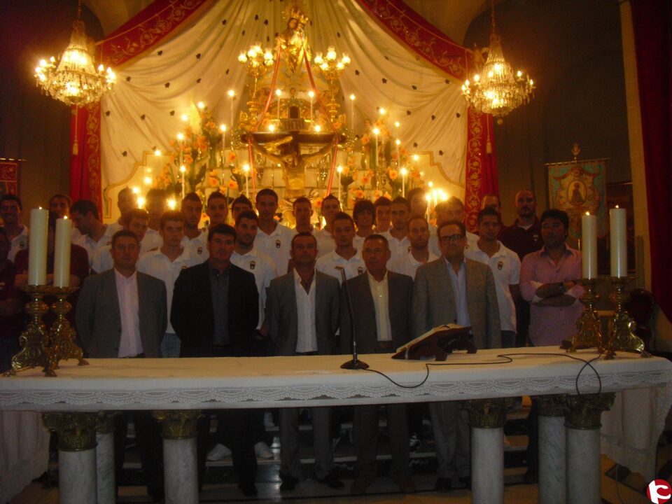 El CD eldense realizó una Ofrenda a los Santos Patronos