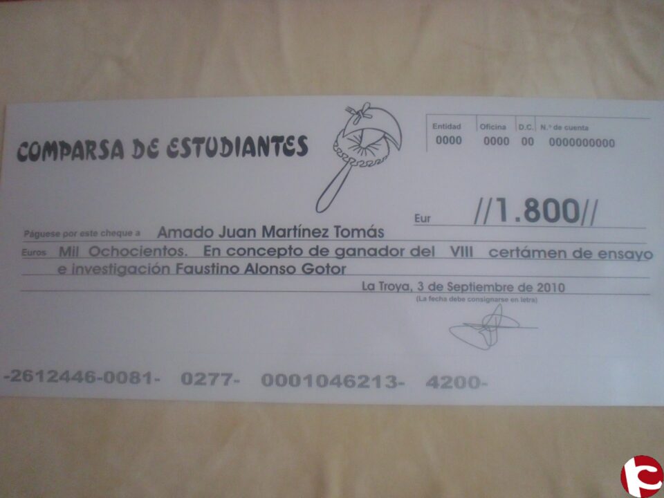 LA BANDERA DE VILLENA: TRABAJO GANADOR DE LA VIII EDICIÓN FAUSTINO ALONSO GOTOR