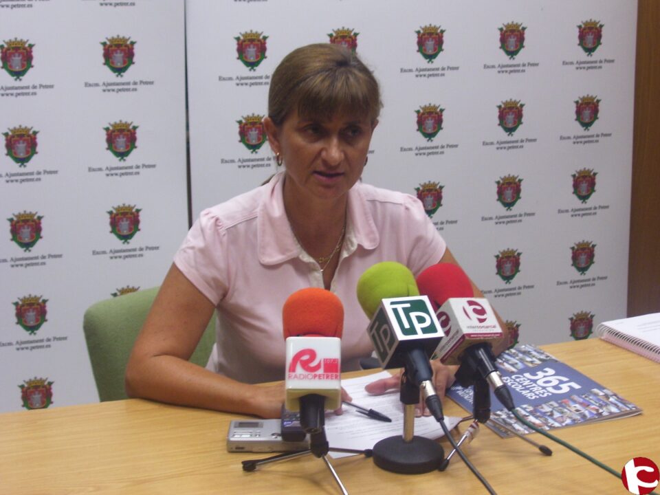 El equipo de Gobierno contesta a Los Verdes que no se han reducido las ayudas a Escuelas Infantiles ni las becas de comedor