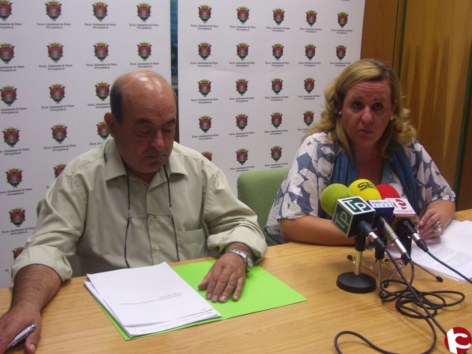 El equipo de Gobierno asegura que los árboles de la plaza San Crispín se sustituyen por otros por seguridad