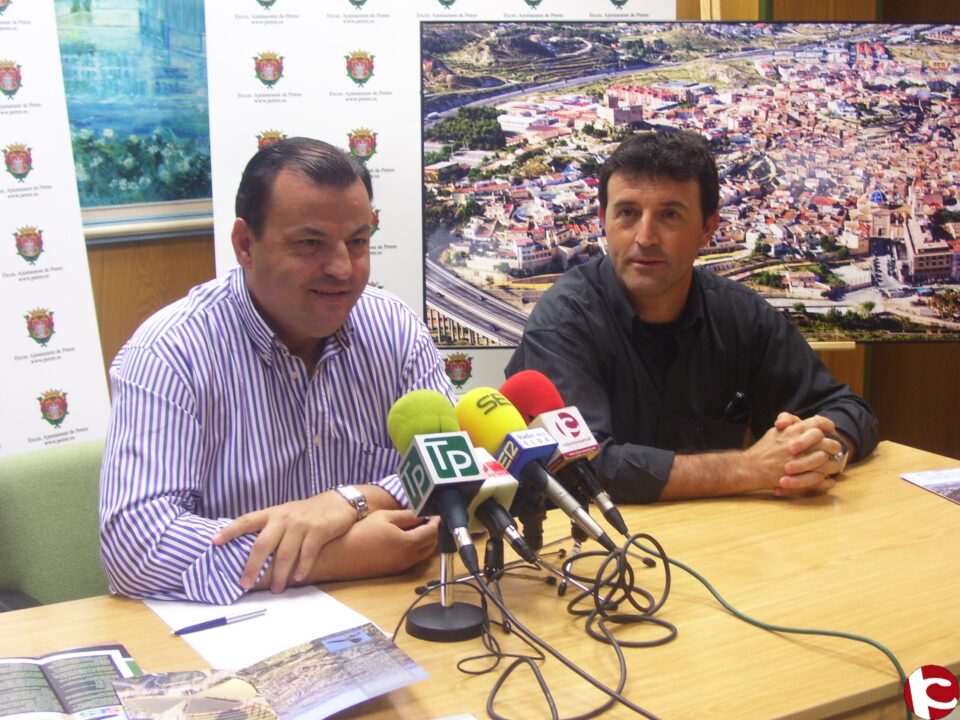 Juan Miguel Martínez Lorenzo expone una selección de imágenes aéreas de Petrer y su entorno