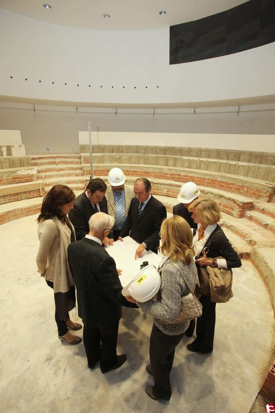 Joaquín Ripoll y Gerardo Camps firman el convenio por el que la Generalitat aporta 18 millones de euros a la construcción del Auditorio de la Diputación de Alicante