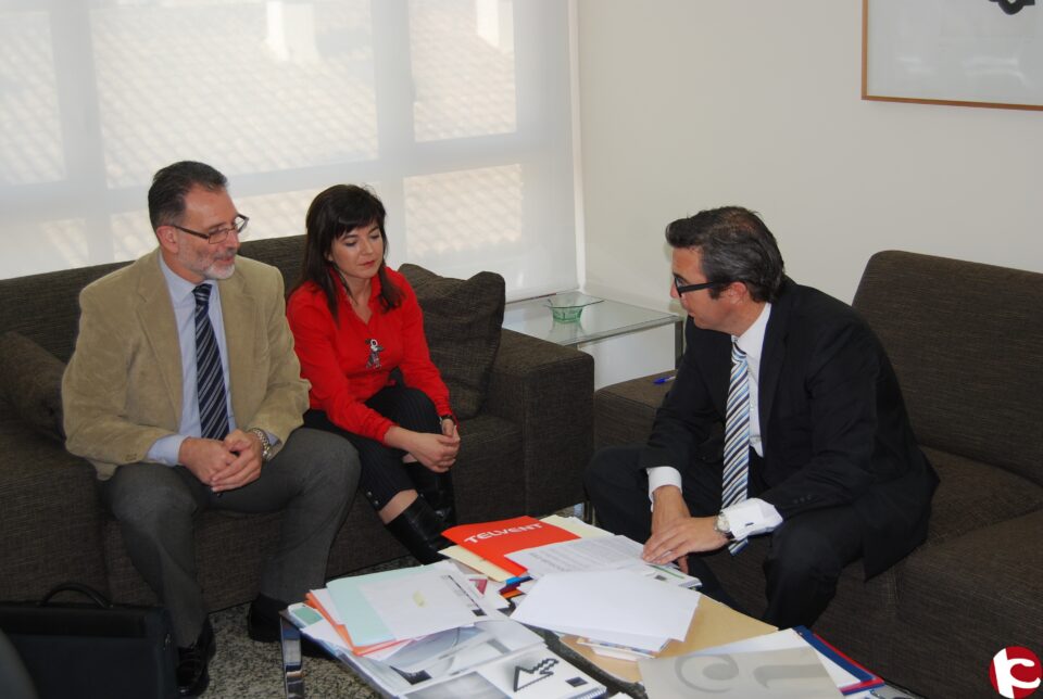 La alcaldesa de Villena y el concejal de Bienestar Social