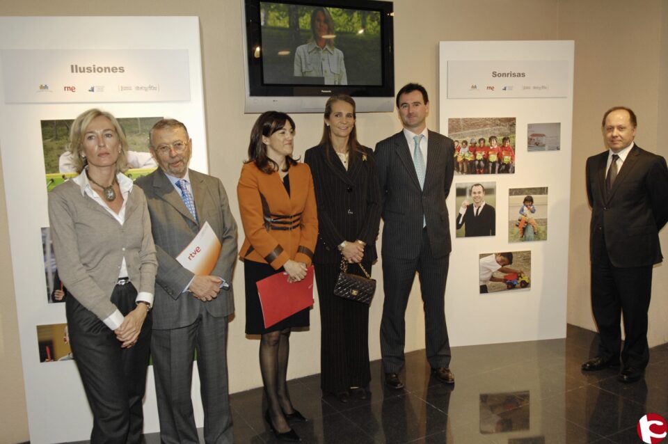 RNE y la Fundación Crecer Jugando enviarán medio millón de juguetes y ludotecas a niños de África