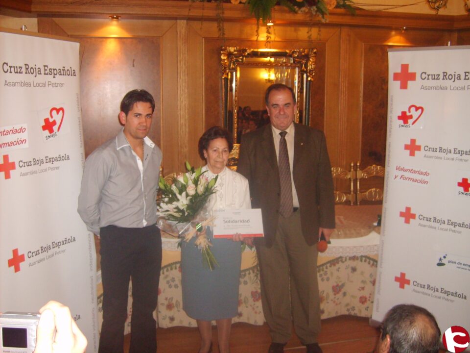 Cruz Roja Petrer celebró una cena de convivencia para conmemorar el Día Internacional del Voluntarioy entrega del Premio a la Solidaridad.