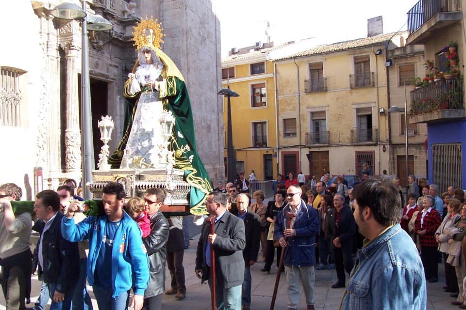 La Esperanza es trasladada a la Iglesia de San Francisco